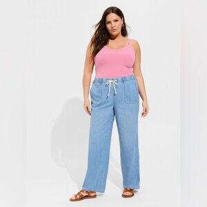 Torrid mid-rise pull-on wide leg light weight jean